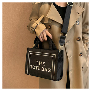 Nuevos Bolsos de Mano de PU Aterciopelado de Invierno de Moda de Marca Famosa Carteras Pequeñas y Bolsos de Lujo para Mujer - Product Image 2
