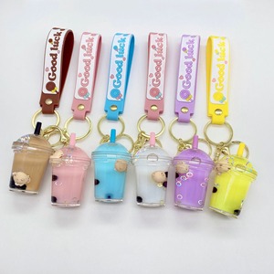 Heißer Verkauf: Niedlicher Acryl-Schlüsselanhänger mit schwebendem Öl, kleinem Bär, Bubble Boba, Treibsand und Milchtee-Becher-Flüssigkeit - Product Image 2