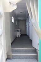 La maison de conteneur préfabriquée 20HC peut personnaliser les toilettes de conteneur mobiles