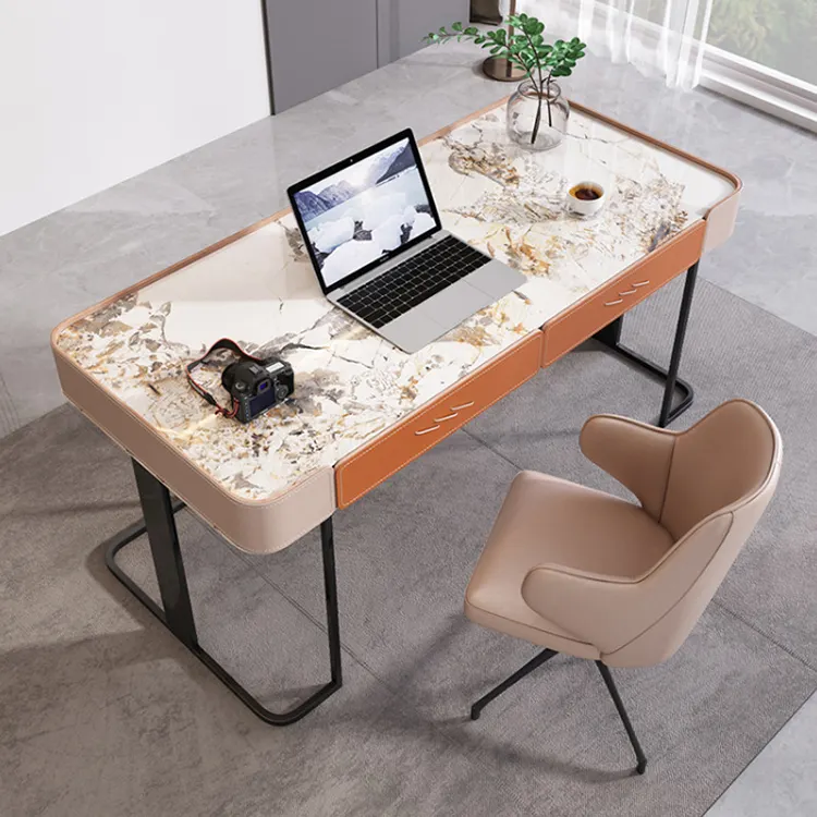 Modern ev ofis mobilyaları çalışma masası mermer taş üst turuncu eyer deri altın bacaklar lüks masa