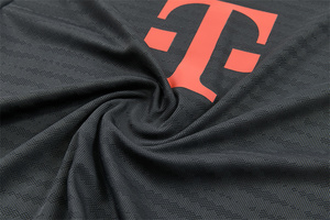 Ensemble d'uniformes d'entraînement de football en jersey automne-hiver 26/27 Munich, vêtements de sport à manches longues avec demi-fermeture éclair, tenue d'entraînement de football - Product Image 3