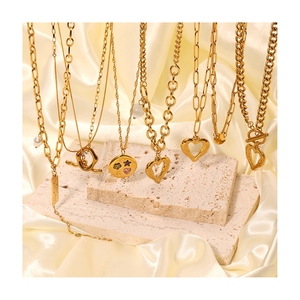 Collier en or avec pendentif cœur ajouré en zircone colorée en acier inoxydable Noval Designs avec fermoir OT - Product Image 1