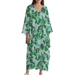 Caftano Kimono da Spiaggia <span class=keywords><strong>con</strong></span> Stampa Camouflage Viola, Vestito <span class=keywords><strong>Lungo</strong></span> Maxi Boho Fluido <span class=keywords><strong>con</strong></span> Scollo <span class=keywords><strong>a</strong></span> V e <span class=keywords><strong>Maniche</strong></span> <span class=keywords><strong>a</strong></span> <span class=keywords><strong>Pipistrello</strong></span>, Taglie Forti, per Vacanze - Product Image 3