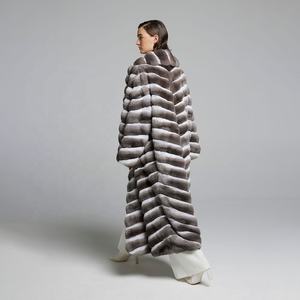 Nuevo abrigo largo de piel de chinchilla morado y azul con cuello en V, abrigo de piel vintage de lujo para mujer - Product Image 1