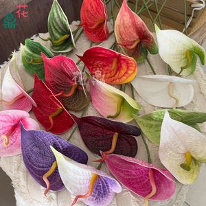 Lys artificiels en soie Hua Ding, branche unique, fleurs de décoration de mariage - Product Image 1