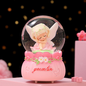 Boule de cristal lumineuse en forme de poupée de dessin animé, ornements en verre flocon de neige - Cadeaux créatifs pour étudiants, mariages, anniversaires, décoration rêveuse, vente en gros - Product Image 3