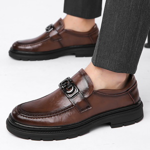 Mocassins en cuir décontractés pour hommes, semelle souple, noirs, style jeune, faciles à enfiler - Product Image 2