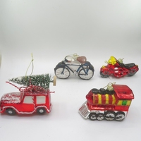Ornamen Figurine Bentuk Kendaraan Merah Perak Sepeda Motor Kereta Api Kaca untuk Dekorasi Gantungan Pohon Natal