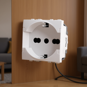 Prise Schuko 16A 250V blanche, prise universelle compatible Living International - Product Image 3