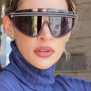 Gafas de Sol de Moda con Logotipo Personalizado, Montura Media con Rayas, Lentes de Una Pieza Extra Grandes para Mujer - Product Image 1