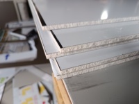 Paneles Compuestos de Aluminio Ignífugos A2/B1 de Fábrica Henglicai, ACM para Fachadas de 4mm, Revestimiento de Paredes, Alucobond para Construcción de Edificios