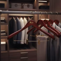 Cintres en bois vintage flexibles et antidérapants de luxe, vente en gros, pour salon et hôtel, nouveauté 2026