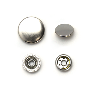 Nouveaux designs de chemises à manches longues avec quatre boutons-pression, logo personnalisé, Thobe Abaya avec boutons-pression - Product Image 1