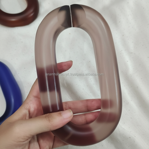 Chaîne en acrylique moderne personnalisée Accents muraux faits à la main en résine ornementale moderne suspendue pour la décoration intérieure Diwali Festival Ready - Product Image 1