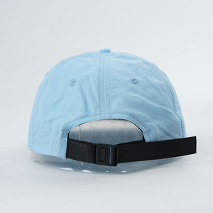 Cappello da nonno personalizzato di alta qualità, non strutturato, a 5 pannelli, con visiera piatta, in nylon ad asciugatura rapida, con cordino. - Product Image 4