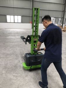 Heli Self Loading Stacker Electric Pallet Stacker Portable Forklift untuk Van Truk Peralatan Gudang Lithium Battery <span class=keywords><strong>Stackers</strong></span> - Product Image 3