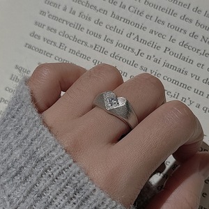 Bague en argent pur S925 avec un design de niche, simple, élégante, vintage, incrustation de zircon en forme de cœur, bague ouverte, principalement en alliage - Product Image 2