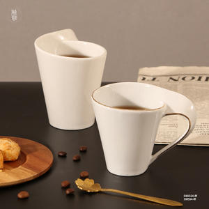 Mug en céramique sur mesure avec poignée plaquée or, produit de première qualité pour cadeaux d'affaires, occasion spéciale - Product Image 4