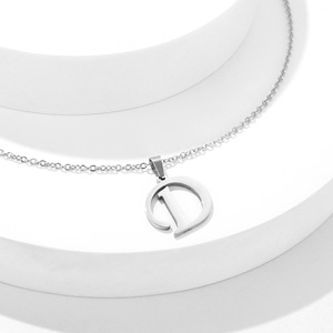 Collar de Moda para Mujer, Aleación de Zinc y Acero Inoxidable, 26 Letras, Cristal, Perla, Chapado en Oro, Cadena Figaro, Certificado Thorns - Product Image 5