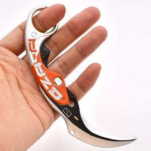Venta Popular llavero de Metal de juego Valorants Props Velocity Karambit cuchillos colgante llavero regalo creativo para niño - Product Image 4