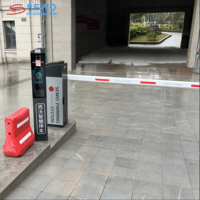 Système de stationnement aéroportuaire SEWO avec reconnaissance de plaques d'immatriculation pour un passage rapide en cas de fort trafic