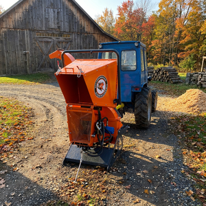 Broyeur de bois RIMA WC68 à <span class=keywords><strong>attelage</strong></span> 3 points, chute de déchargement à 360 degrés, coupe du bois de 150 mm, pour tracteur de 20 à 50 CV, rotor de 20 mm, broyeur de bois PTO - Product Image 1