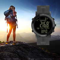 Montre de sport de pêche écologique Sunroad en acier inoxydable avec chronomètre, baromètre, altimètre, étanche IP68, écran LCD, alimentée par énergie solaire
