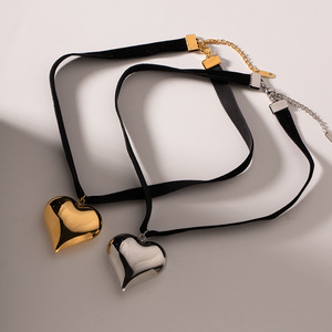 Pendentif tridimensionnel en forme de coeur en acier inoxydable plaqué argent chaîne perlée en <span class=keywords><strong>fil</strong></span> de <span class=keywords><strong>nylon</strong></span> <span class=keywords><strong>collier</strong></span> de tempérament de cadeau de <span class=keywords><strong>perle</strong></span> - Product Image 4