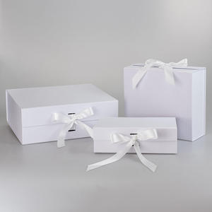 Boîte en papier pliable de luxe de haute qualité, en carton rigide, pour l'emballage de robes de mariée, avec impression en relief et ruban magnétique - Product Image 2