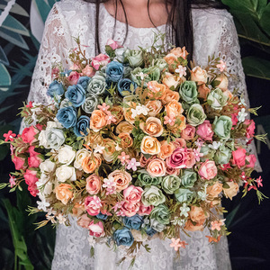Fleurs artificielles en soie Haiyi, style européen, roses à 5 branches, couleurs d'automne, pour décoration de mariage et de maison, branche de 10cm à 30cm - Product Image 1