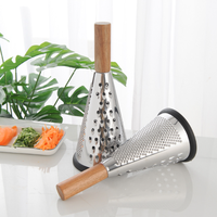Hoge Kwaliteit Antislip Rvs 3 Side Fruit Groente Chopper Professionele Doos Rasp Kaas Shredder Met Houten Handvat