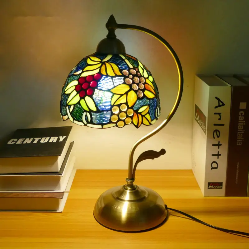 Tiffany Table Lamp American Retro Living Room Bedroom Lamp Luxurious Villa Hotel Stained Glass Desk Lamp