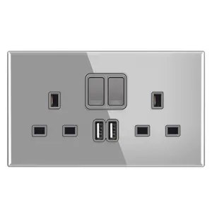 Enchufe de pared doble de China de alta calidad 3.1A puertos universales Panel de vidrio gris 146 enchufe dual del Reino Unido USB dual con enchufe de interruptor