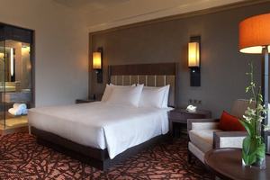 Meuble de l'hôtel de thaïlande, avec tête de lit King, table latérale, meuble TV, support pour bagages, table de chevet, bureau, fauteuil, pour l'hôtel - Product Image 2