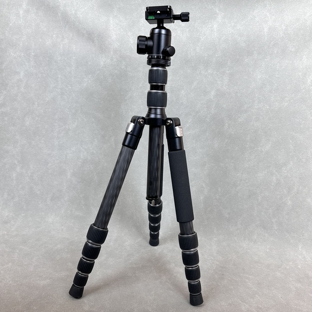 March Factory Wholesale Carbon Fiber Travel Tripod Heavy Duty Load Ball Head Tripod for Outdoor Landscape Shooting