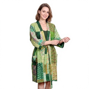 Kimono pour femmes, design japonais, 100% coton, respirant, séchage rapide, léger, col en V, fermeture à ceinture, manches longues, imprimé floral - Product Image 1