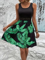 Robe mini évasée sans manches à imprimé tropical avec ceinture en dentelle pour l'été, la plage et les soirées