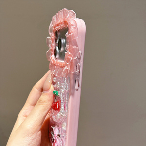เคสโทรศัพท์มือถือลายลูกไม้กลิตเตอร์ประดับโบว์เชอร์รี่สำหรับ iPhone 17 16 15 14 Pro Max พร้อมดอกไม้ประดับกล้อง ลูกปัดเรซิ่น DIY ชาร์มตกแต่งฝาหลัง - Product Image 6