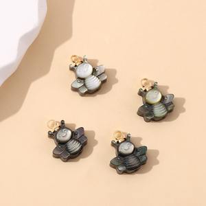 Papillon blanc naturel coquille mignon lapin <span class=keywords><strong>chien</strong></span> perles en vrac petites abeilles bricolage à la main perlé Bracelet collier matériel accessoires - Product Image 2