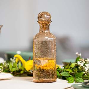 Carafe artisanale tunisienne Lella KALYS en verre soufflé à la bouche avec motif en spirale, pour servir de l'eau et du vin, coffret cadeau - Product Image 1