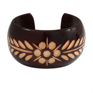 Brazaletes de Madera Tallada de Primera Calidad, Diseño Floral Étnico, Joyería Unisex para Aniversario o Fiesta - Product Image 1