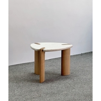 Table basse en pierre calcaire blanche, table basse élégante noire et dorée, table basse avec base en bois brun, table basse en pierre calcaire personnalisée