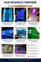 Mur d'eau en verre autoportant moderne avec cascade LED à changement de couleur, fontaine décorative pour hall d'hôtel