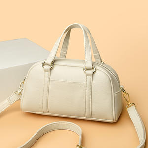 Sac à main en PU de haute qualité. La doublure est en polyester. Il a été conçu par le créateur de la marque.7603 - Product Image 3