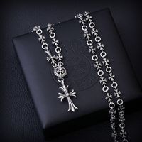 Collier tendance punk en cuivre OEM pour hommes et femmes, pendentif unique de luxe léger, bijou de mode polyvalent pour couple, cadeau