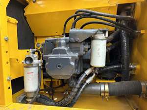 รถขุดตีนตะขาบมือสอง PC210LC 21 ตัน พร้อมมอเตอร์ปั๊มเครื่องยนต์ 1 ปี รับประกัน ระบบไฮดรอลิกครบชุด ผ่านการทดสอบและตรวจสอบแล้ว - Product Image 5