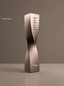 Trofeo Exclusivo de Cristal y Metal |   Premios de Reunión Anual de Alta Gama Hechos a Medida para la Excelencia Corporativa, Fabricados en China - Product Image 4