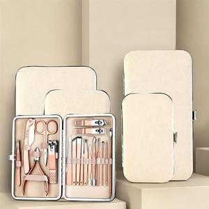 Kit Profesional de Manicura y Pedicura de Acero Inoxidable, Juego de Herramientas Premium para el Cuidado de las Uñas, para Uso en Casa o Salón - Product Image 1