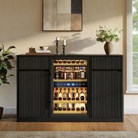 Meuble bar multifonctionnel en bois massif rainuré avec fente pour réfrigérateur, porte-bouteilles et porte-verres, station de charge pour bar à domicile