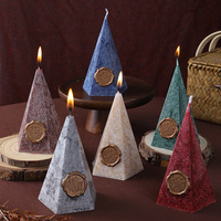 Europäischer Vintage-Stil Mehrseitige Pyramidenförmige Kerze mit Mattierter Textur, Geeignet für Heimdekoration und Als Geschenk
